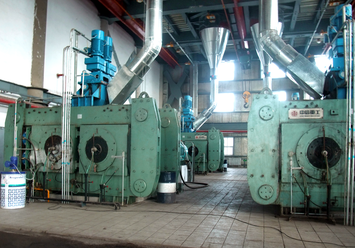 對(duì)輥成型機(jī)