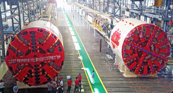 “牡丹號”盾構(gòu)機總裝現(xiàn)場